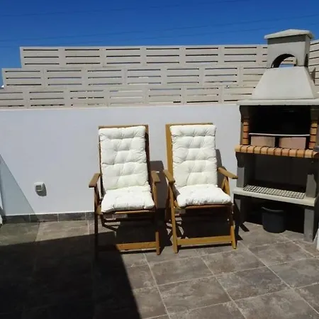 Pool House Nyaraló La Santa